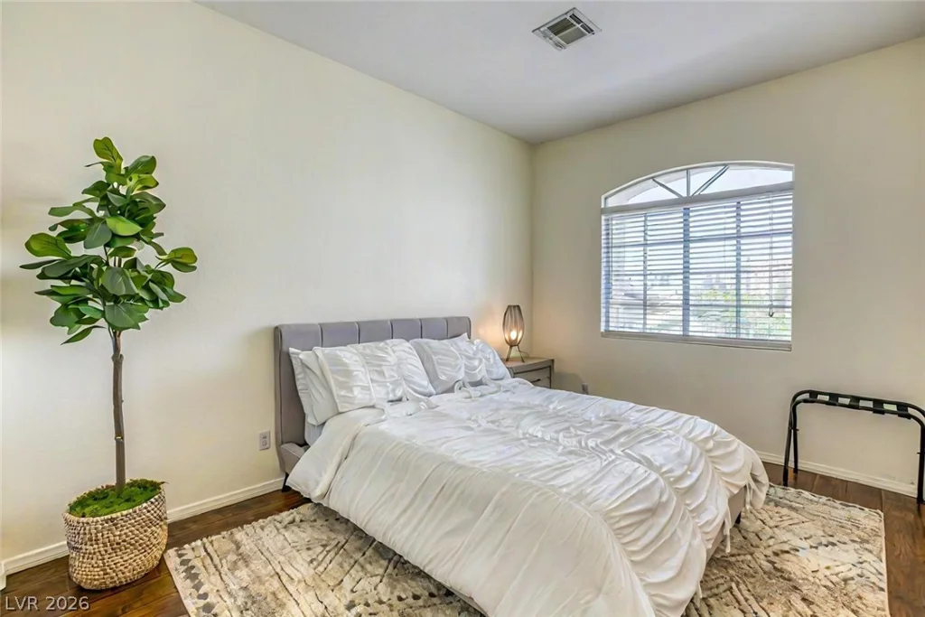 7451 Midfield, Las Vegas, NV 89120