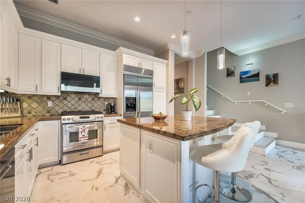 30 Via Vasari, Henderson, NV 89011
