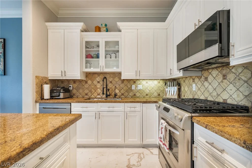 30 Via Vasari, Henderson, NV 89011