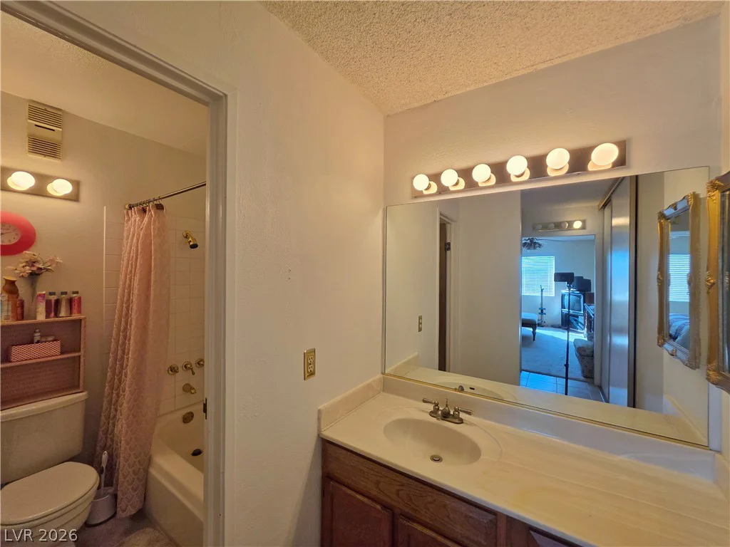 745 Royal Crest, Las Vegas, NV 89169
