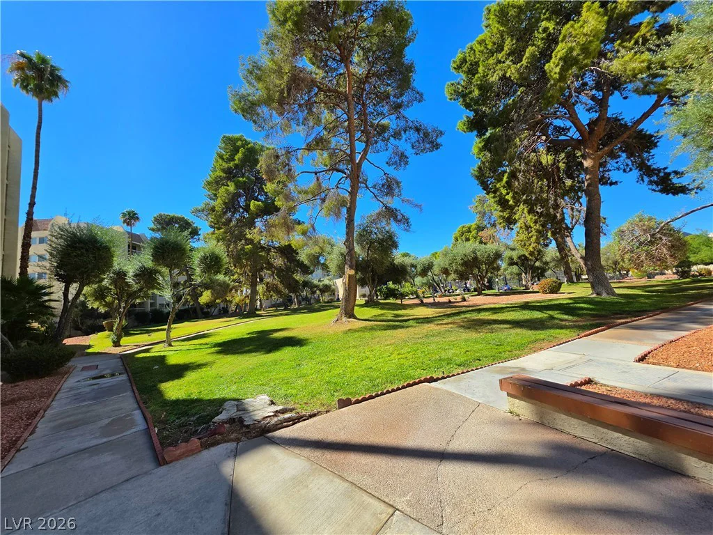 745 Royal Crest, Las Vegas, NV 89169