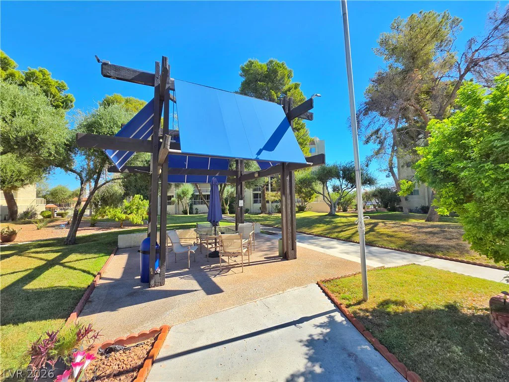 745 Royal Crest, Las Vegas, NV 89169