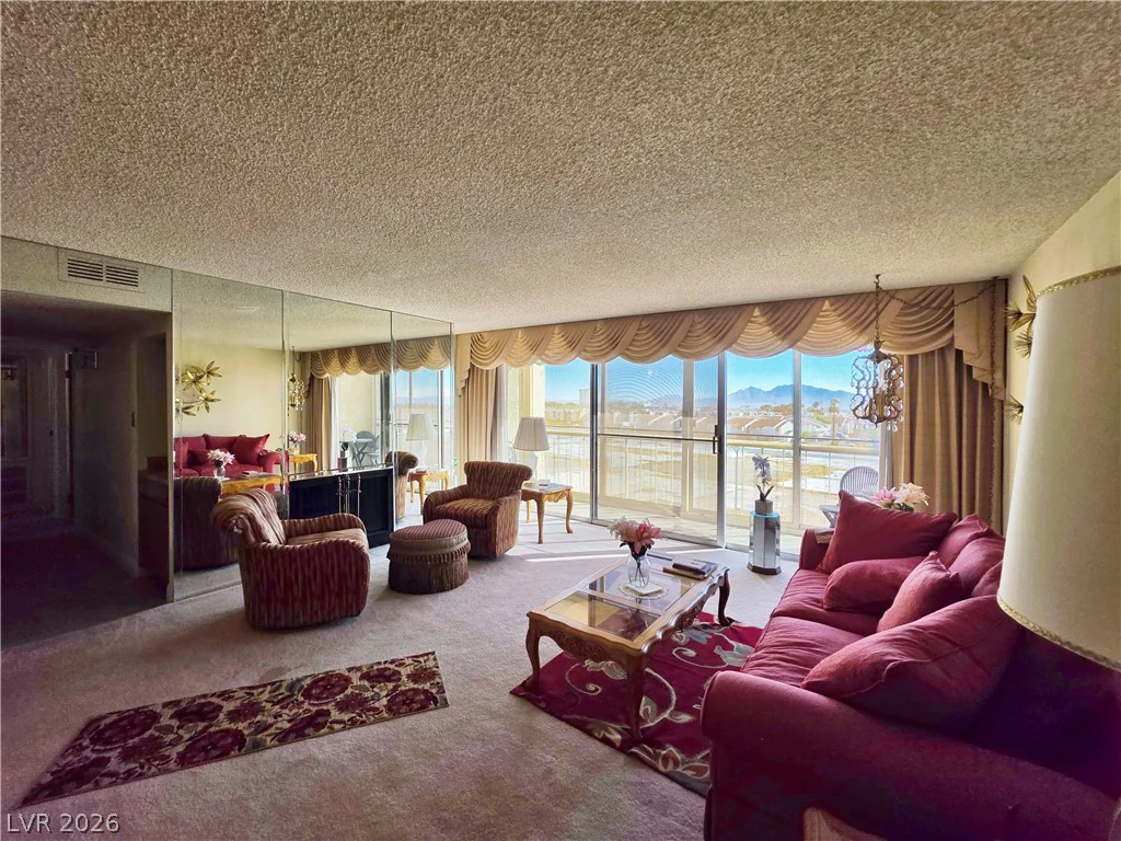 745 Royal Crest, Las Vegas, NV 89169