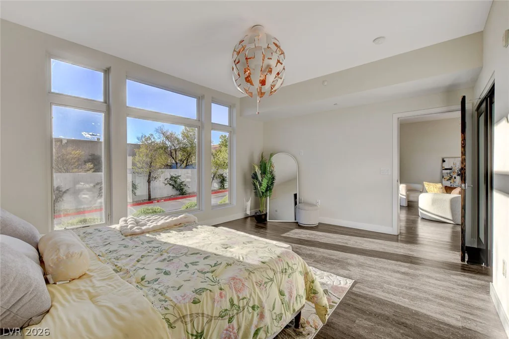 8925 Flamingo, Las Vegas, NV 89147