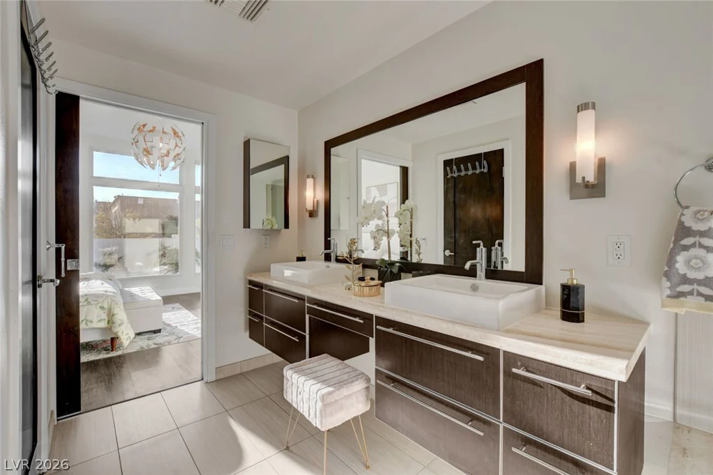 8925 Flamingo, Las Vegas, NV 89147