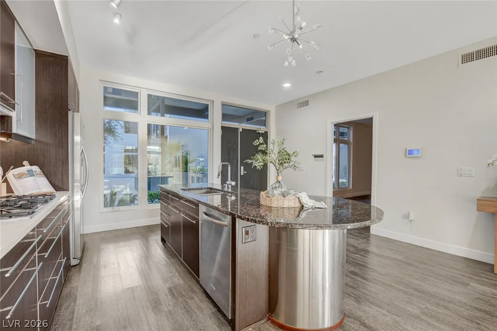 8925 Flamingo, Las Vegas, NV 89147