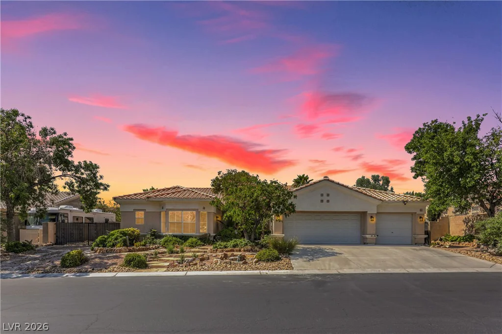 7411 Bridlehorne, Las Vegas, NV 89131