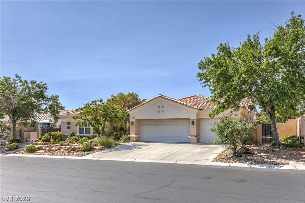 7411 Bridlehorne, Las Vegas, NV 89131