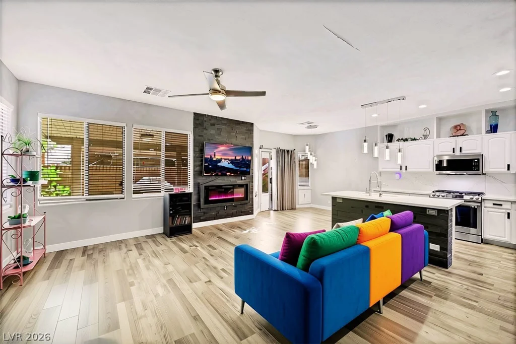10671 Little Horse Creek, Las Vegas, NV 89129