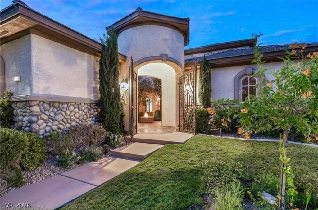 9312 Fontainbleu, Las Vegas, NV 89145
