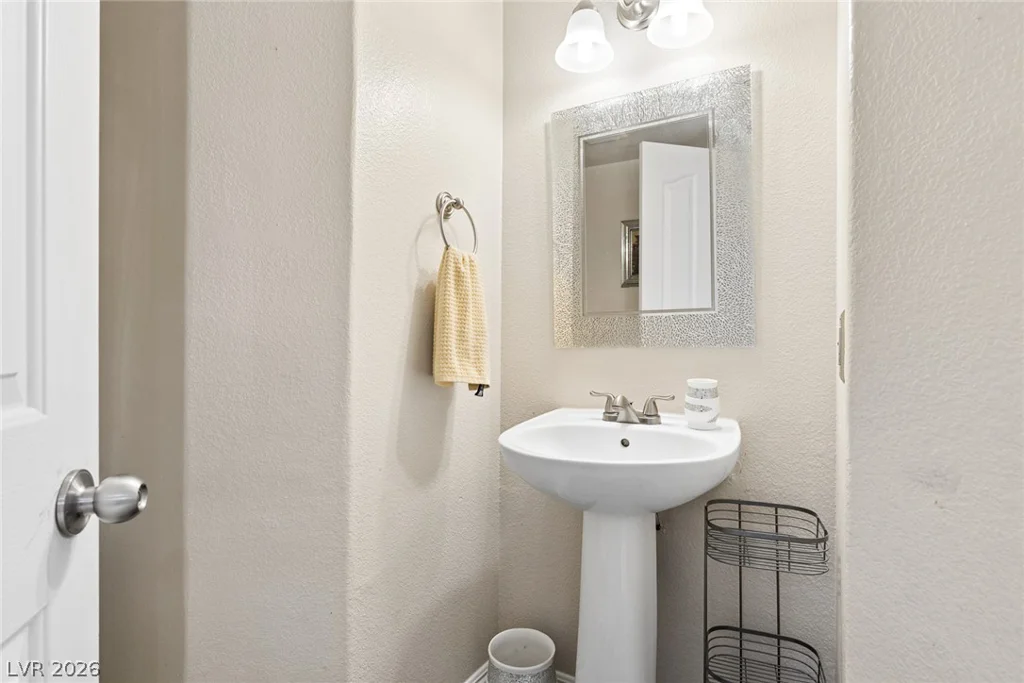 8500 Gilmore, Las Vegas, NV 89129