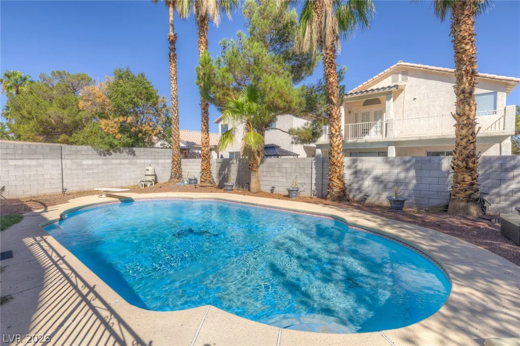 8500 Gilmore, Las Vegas, NV 89129