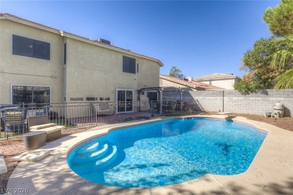 8500 Gilmore, Las Vegas, NV 89129