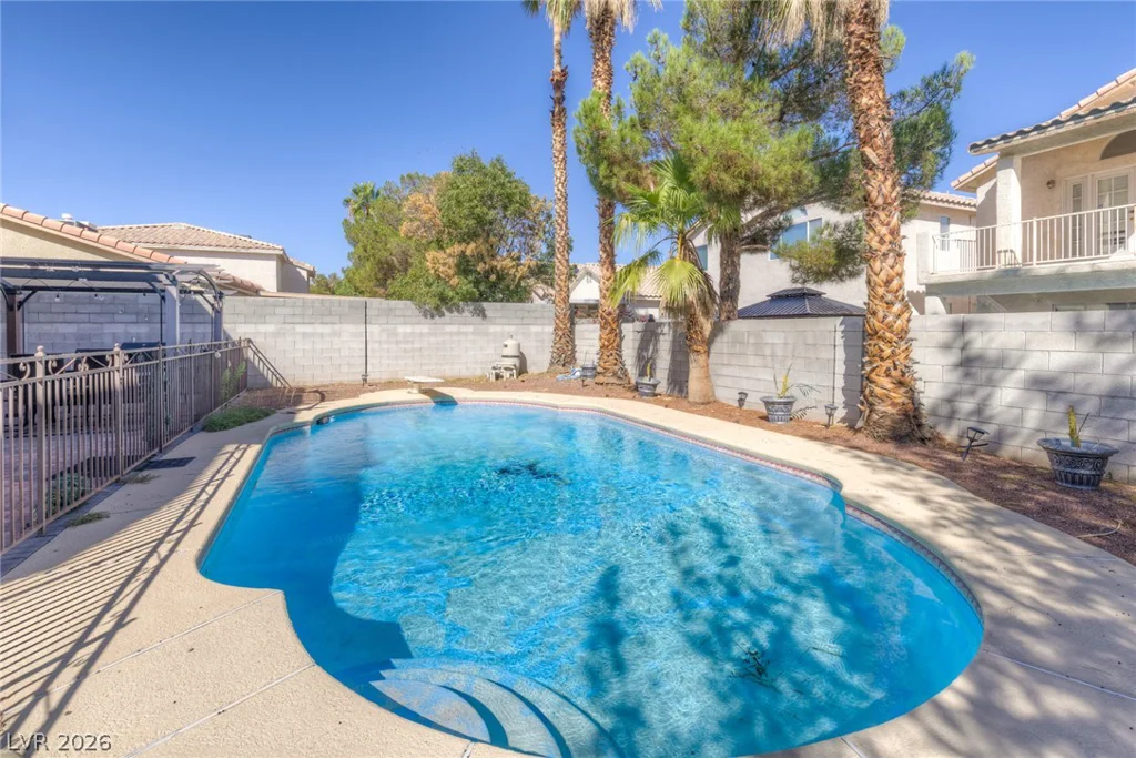 8500 Gilmore, Las Vegas, NV 89129