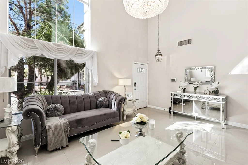8500 Gilmore, Las Vegas, NV 89129