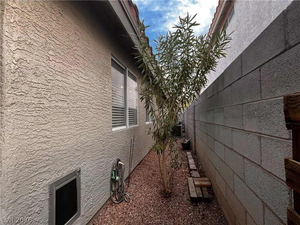 932 Rainbow Rock, Las Vegas, NV 89123