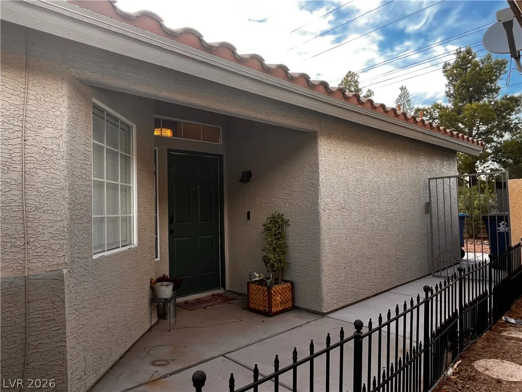 932 Rainbow Rock, Las Vegas, NV 89123