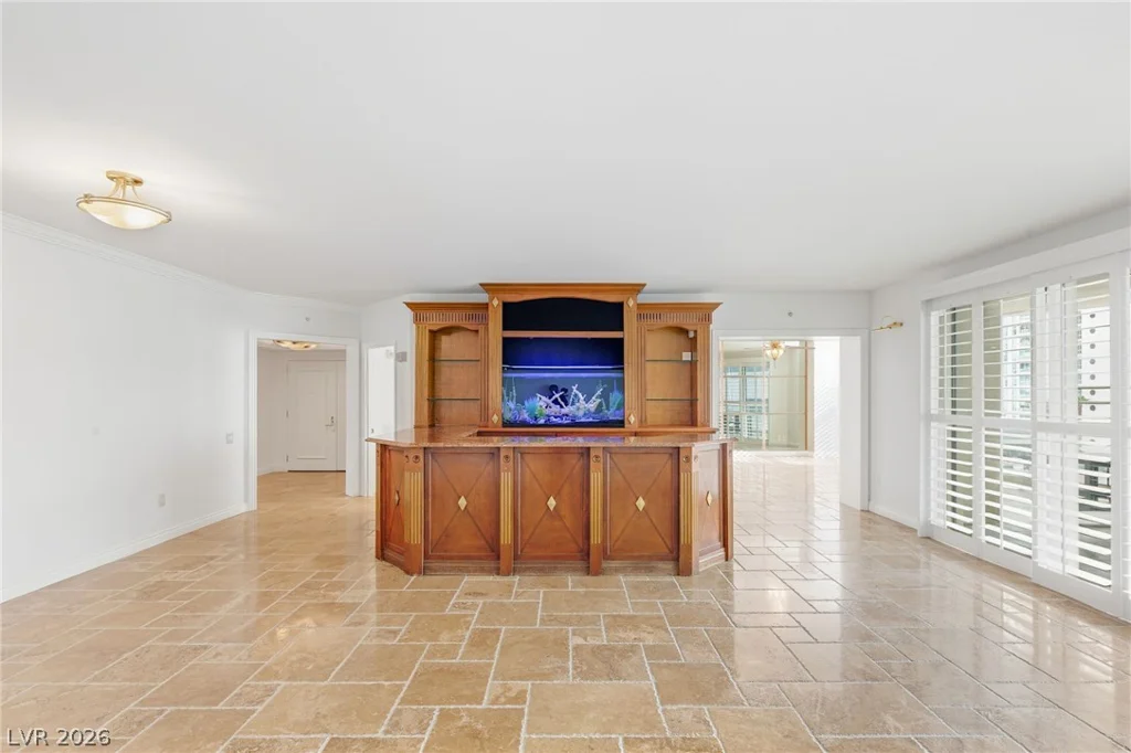 2747 Paradise, Las Vegas, NV 89109