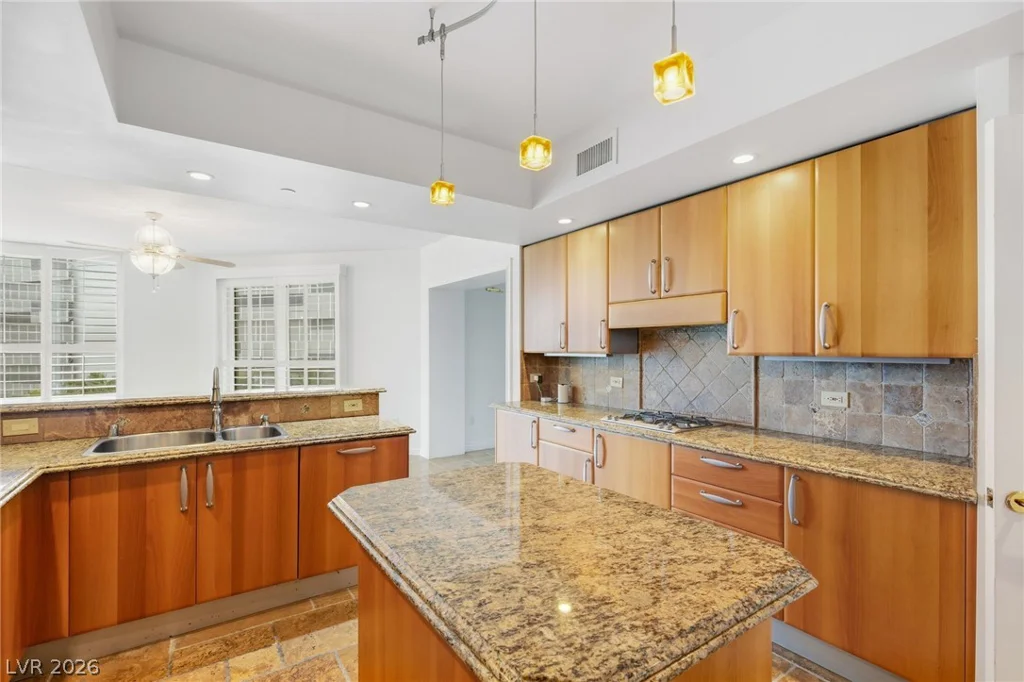 2747 Paradise, Las Vegas, NV 89109