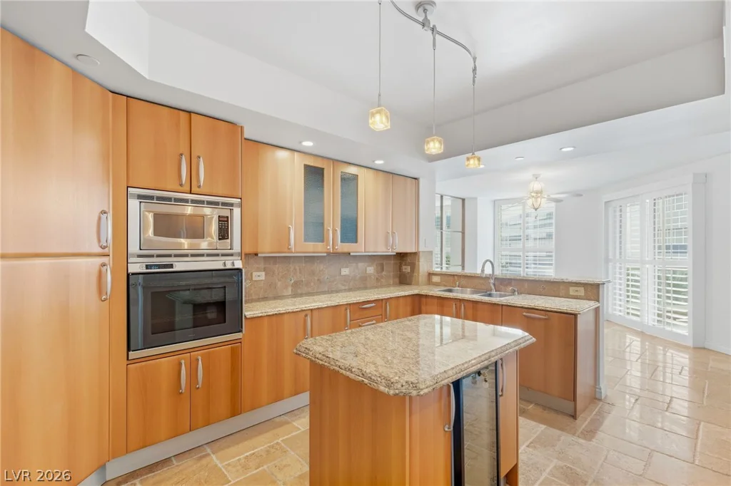 2747 Paradise, Las Vegas, NV 89109