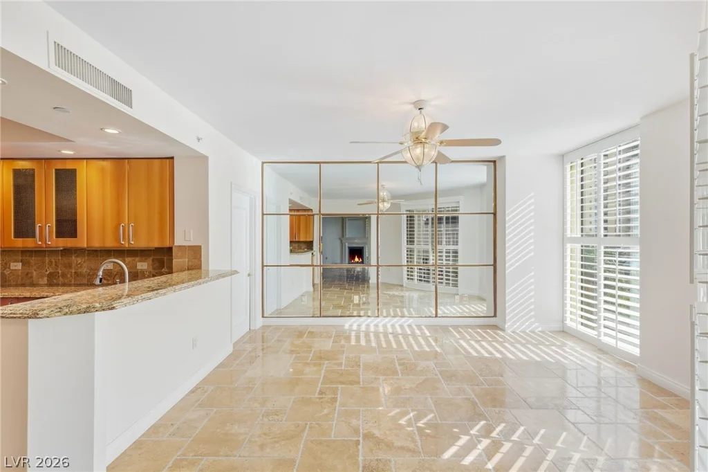 2747 Paradise, Las Vegas, NV 89109