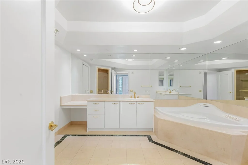 2747 Paradise, Las Vegas, NV 89109