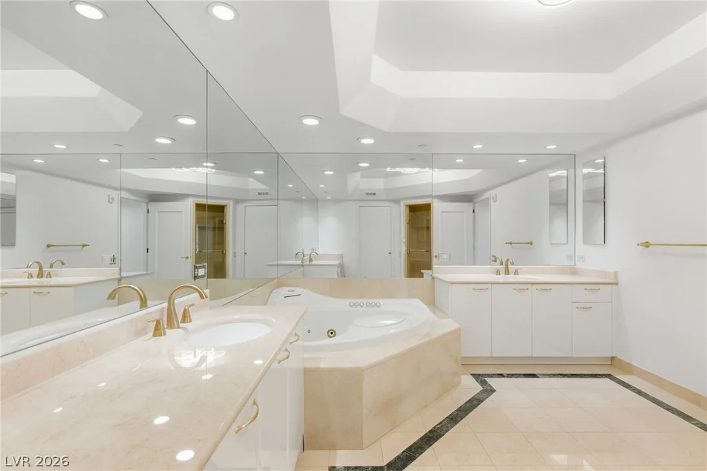 2747 Paradise, Las Vegas, NV 89109