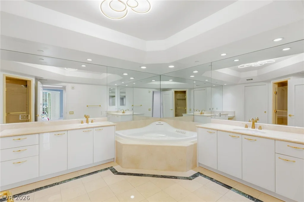 2747 Paradise, Las Vegas, NV 89109
