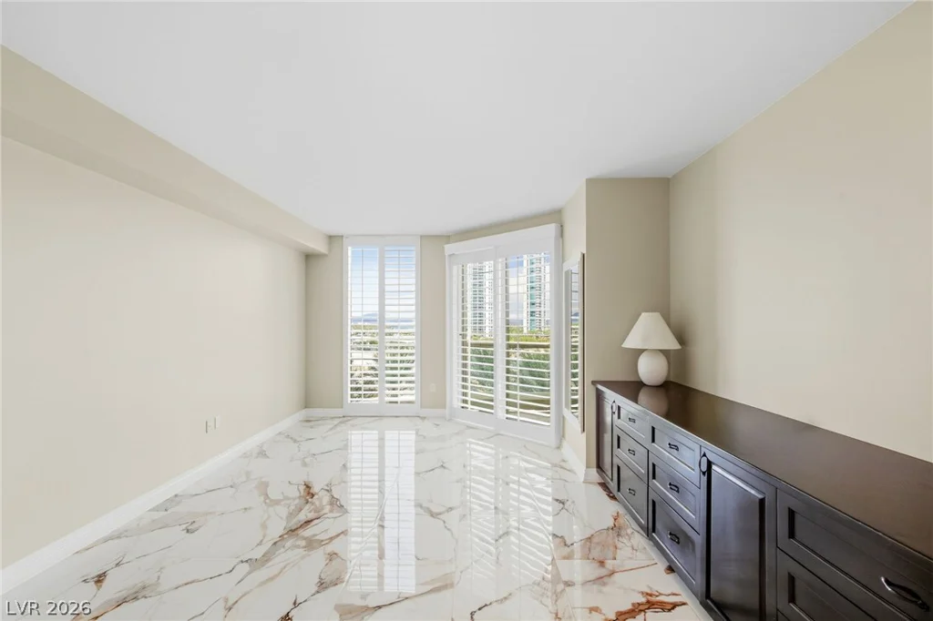 2747 Paradise, Las Vegas, NV 89109