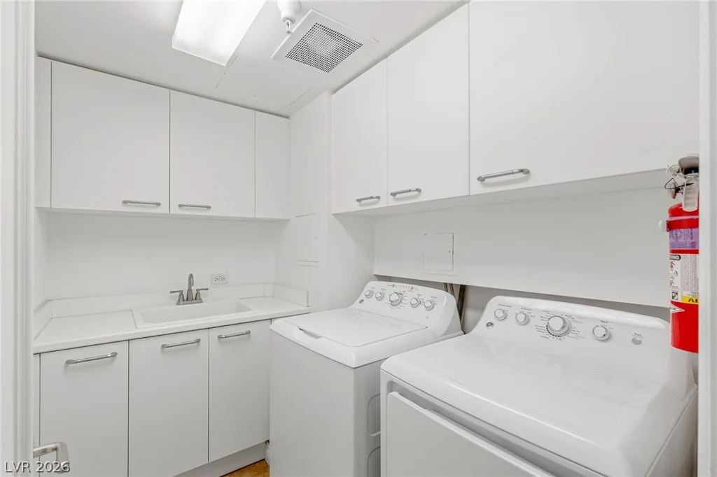 2747 Paradise, Las Vegas, NV 89109