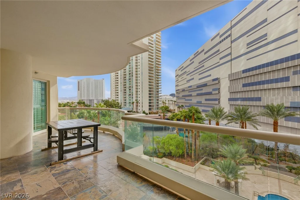 2747 Paradise, Las Vegas, NV 89109