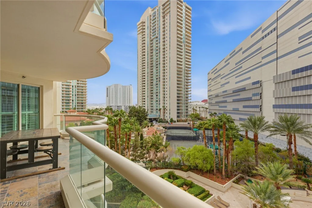 2747 Paradise, Las Vegas, NV 89109