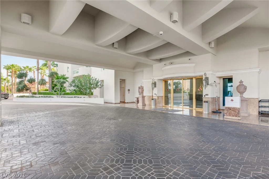 2747 Paradise, Las Vegas, NV 89109