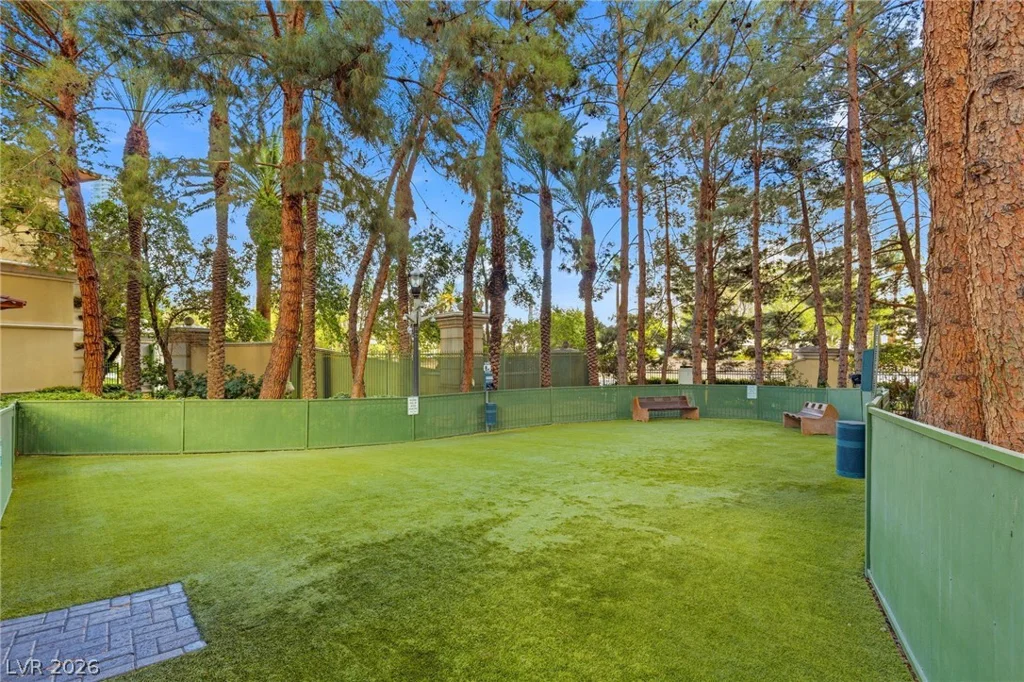 2747 Paradise, Las Vegas, NV 89109