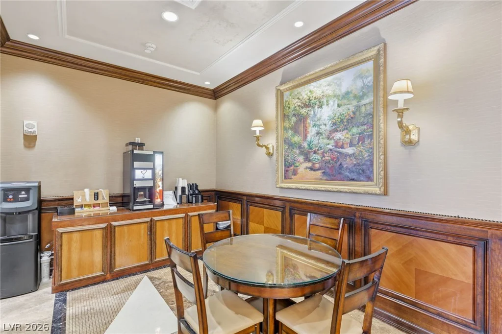 2747 Paradise, Las Vegas, NV 89109