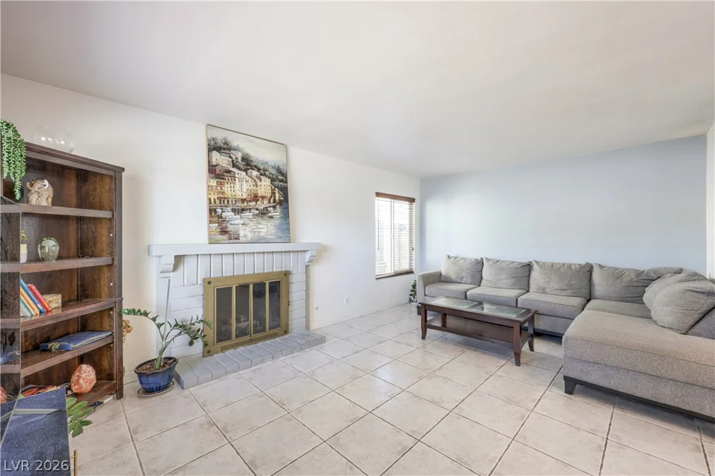 4816 Castle Rock, Las Vegas, NV 89147