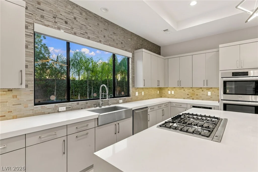 38 Grey Feather, Las Vegas, NV 89135