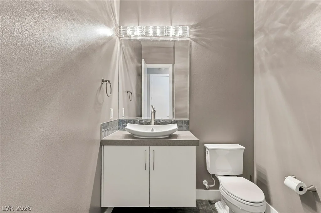 38 Grey Feather, Las Vegas, NV 89135
