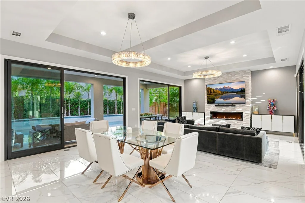 38 Grey Feather, Las Vegas, NV 89135
