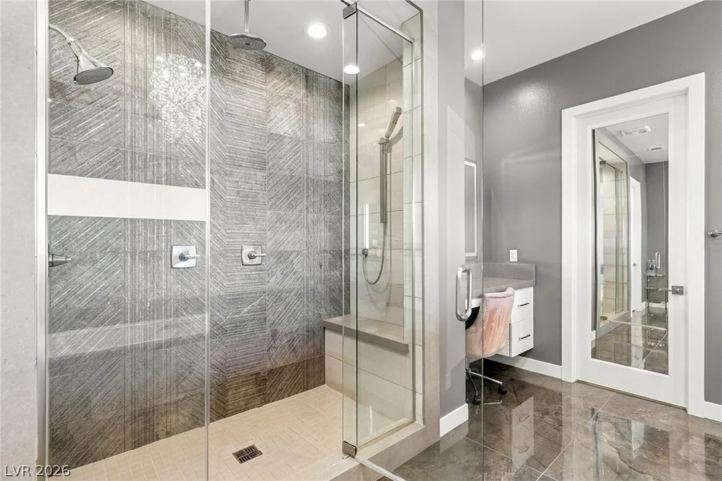 38 Grey Feather, Las Vegas, NV 89135