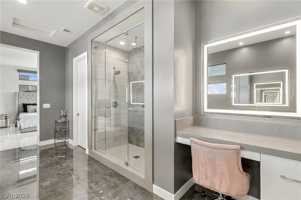 38 Grey Feather, Las Vegas, NV 89135