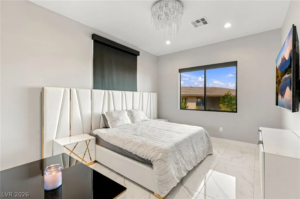 38 Grey Feather, Las Vegas, NV 89135
