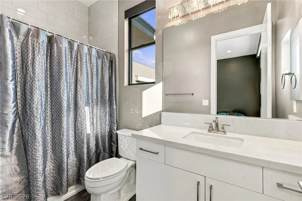 38 Grey Feather, Las Vegas, NV 89135