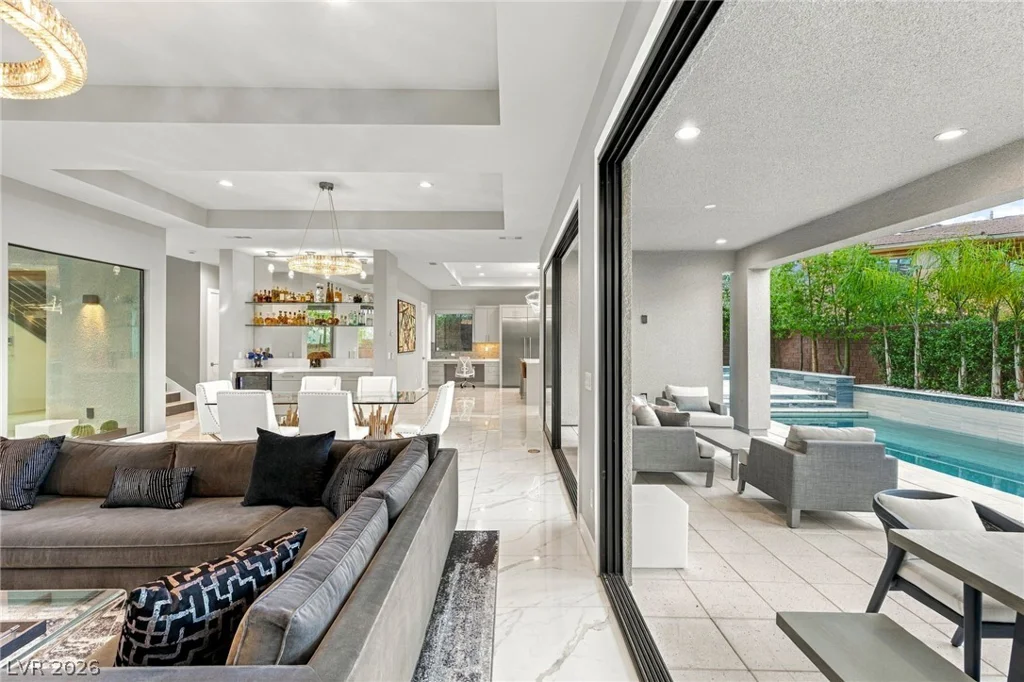 38 Grey Feather, Las Vegas, NV 89135