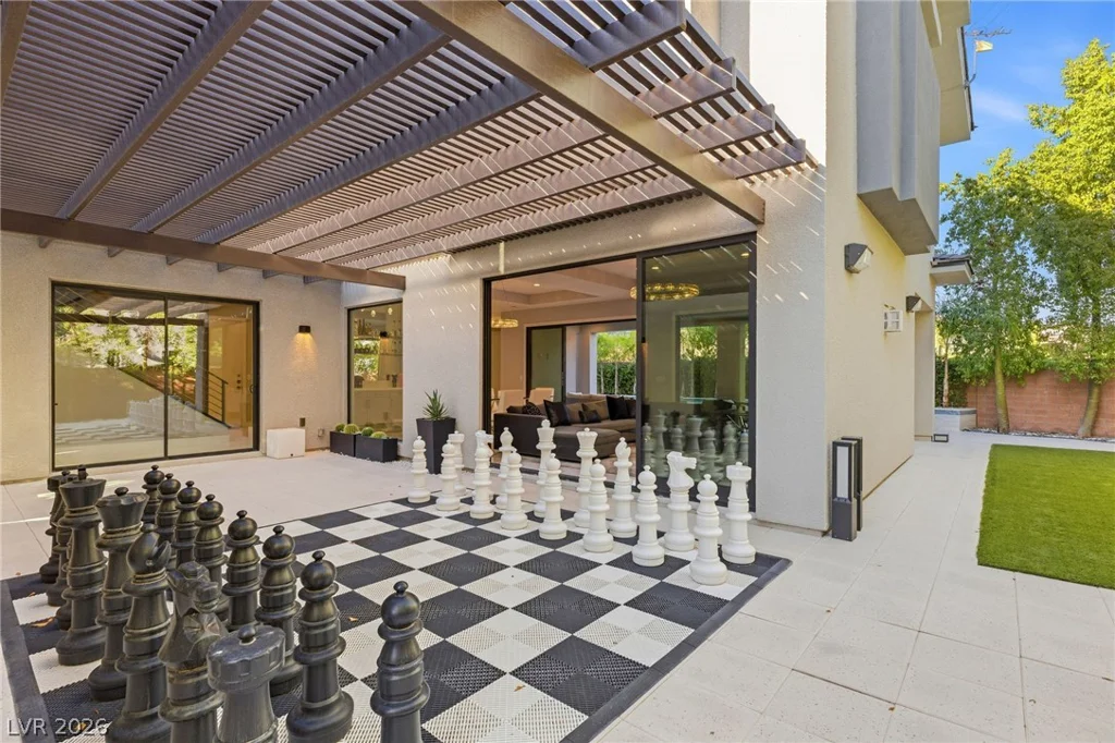 38 Grey Feather, Las Vegas, NV 89135