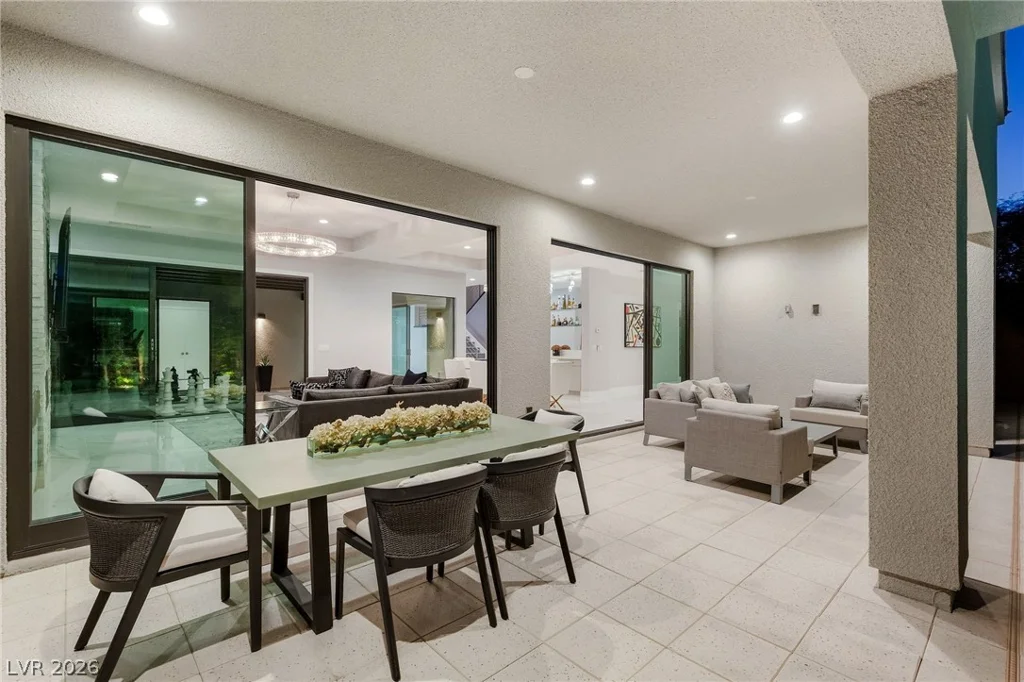 38 Grey Feather, Las Vegas, NV 89135
