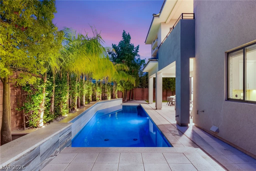 38 Grey Feather, Las Vegas, NV 89135