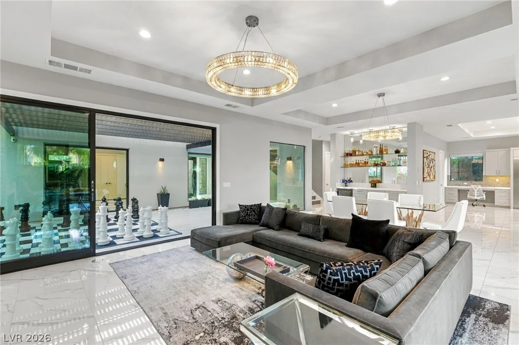 38 Grey Feather, Las Vegas, NV 89135