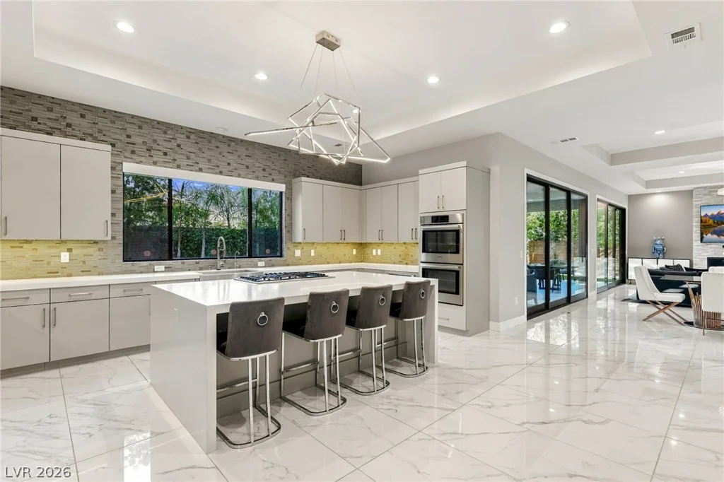 38 Grey Feather, Las Vegas, NV 89135