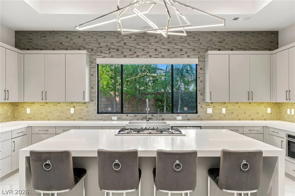 38 Grey Feather, Las Vegas, NV 89135